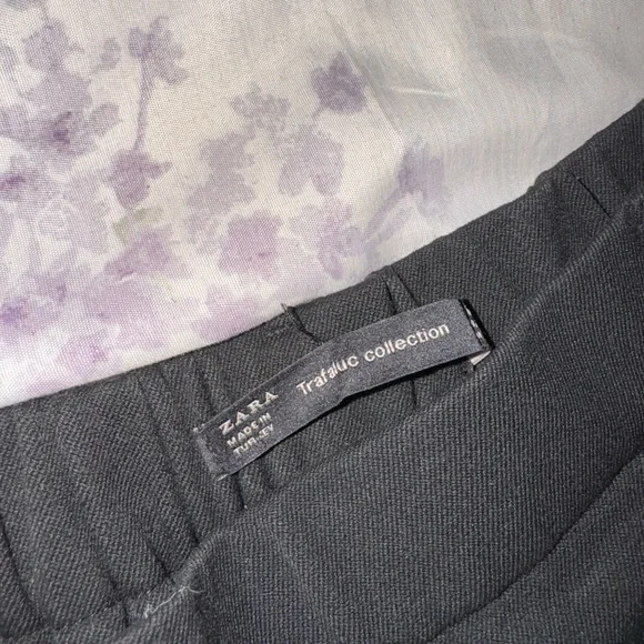 Zara Black crop pants with White Stripe - Picture 3 of 3